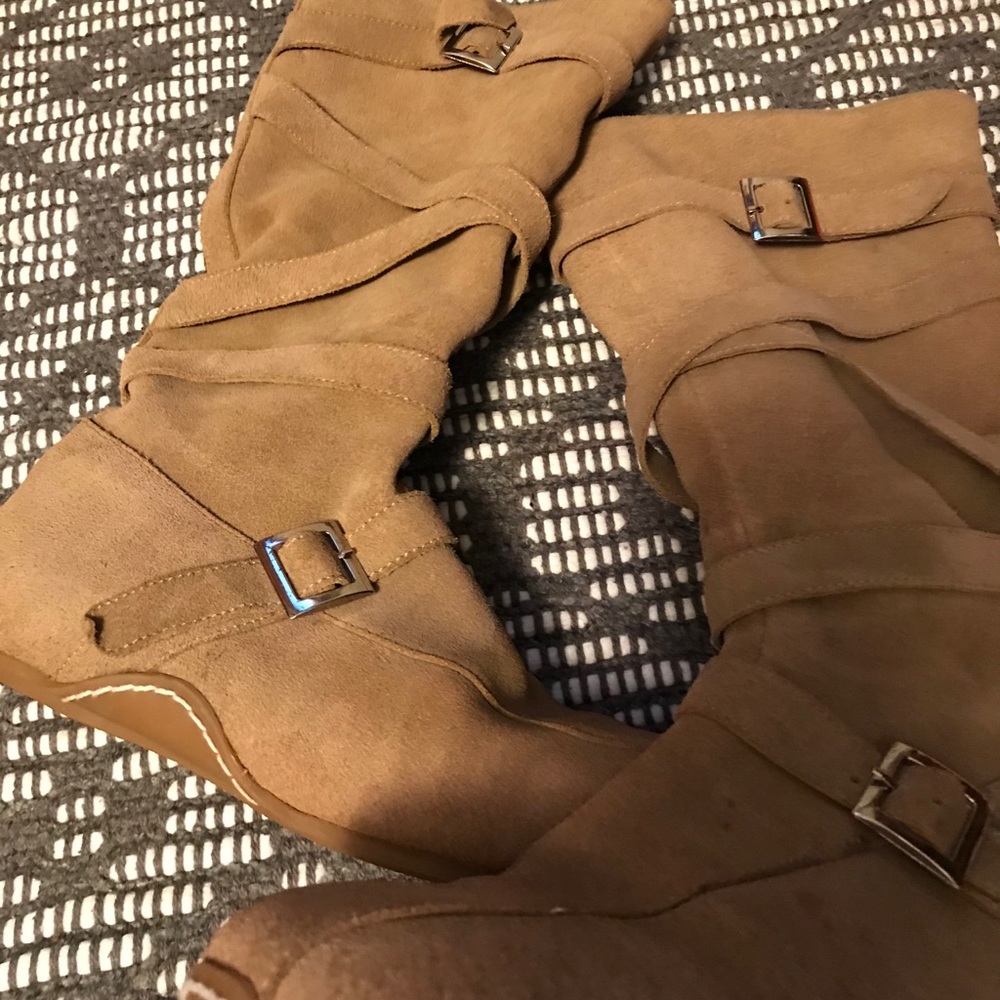 Boots - Picture 3 of 4